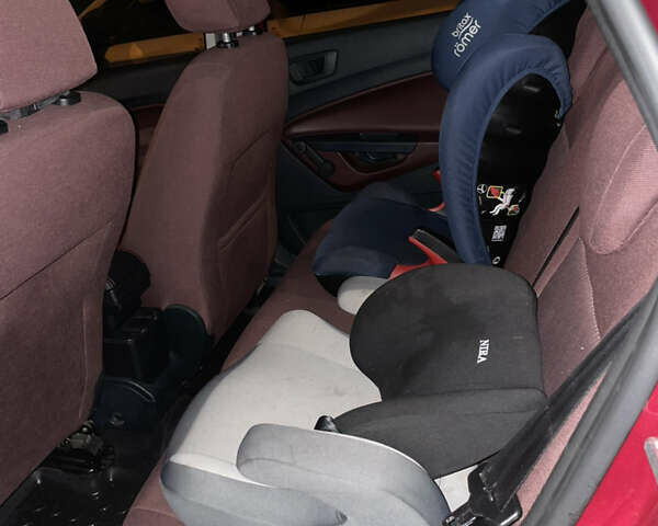 Червоний Форд Фієста, об'ємом двигуна 1.4 л та пробігом 160 тис. км за 5800 $, фото 6 на Automoto.ua