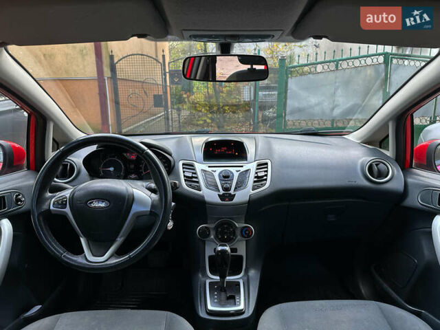 Форд Фиеста 2011 в Львове на Automoto.ua Красный Форд Фиеста, объемом двигателя 1.39 л и пробегом 118 тыс. км за 6800 $, фото 15 на Automoto.ua