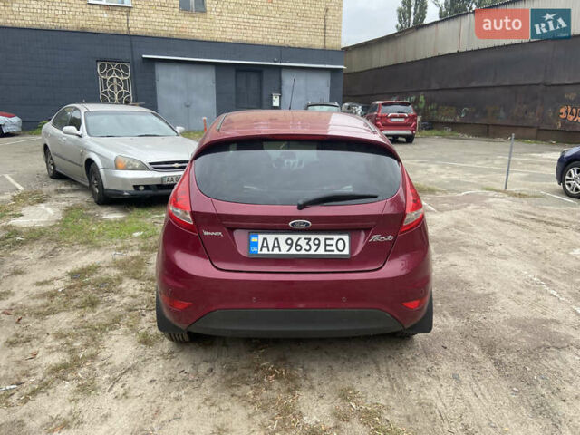 Червоний Форд Фієста, об'ємом двигуна 1.39 л та пробігом 94 тис. км за 7800 $, фото 17 на Automoto.ua