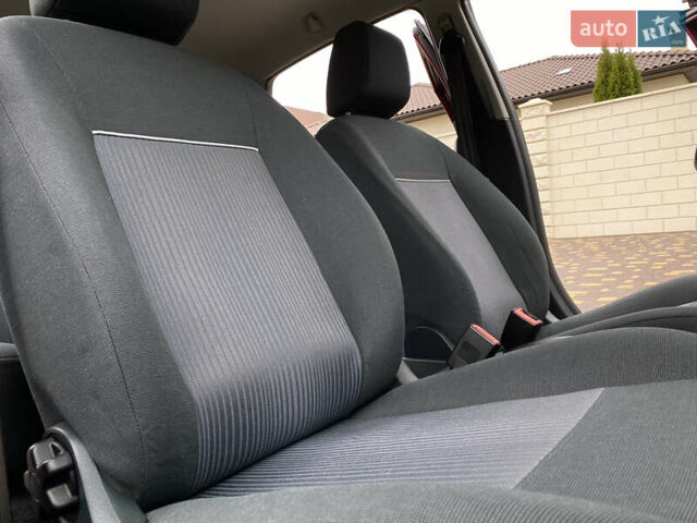 Красный Форд Фиеста, объемом двигателя 1.4 л и пробегом 65 тыс. км за 8300 $, фото 66 на Automoto.ua