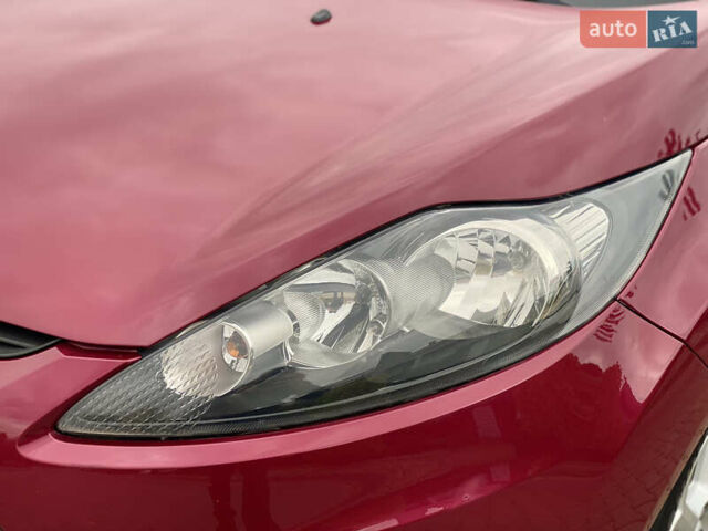 Красный Форд Фиеста, объемом двигателя 1.4 л и пробегом 65 тыс. км за 8300 $, фото 29 на Automoto.ua