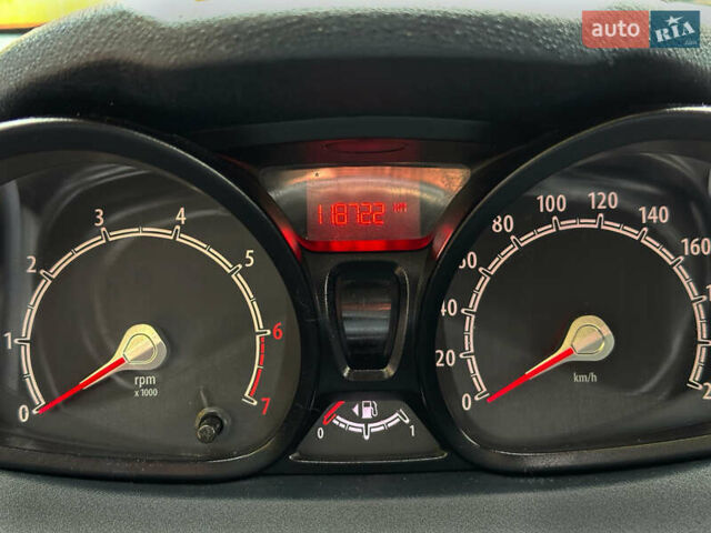 Форд Фиеста 2011 в Львове на Automoto.ua Красный Форд Фиеста, объемом двигателя 1.39 л и пробегом 118 тыс. км за 6800 $, фото 14 на Automoto.ua