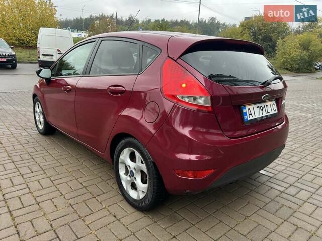 Красный Форд Фиеста, объемом двигателя 1.4 л и пробегом 168 тыс. км за 6700 $, фото 5 на Automoto.ua