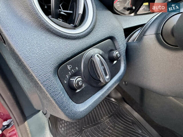 Форд Фиеста 2011 в Киеве на Automoto.ua Красный Форд Фиеста, объемом двигателя 1.4 л и пробегом 157 тыс. км за 6600 $, фото 12 на Automoto.ua