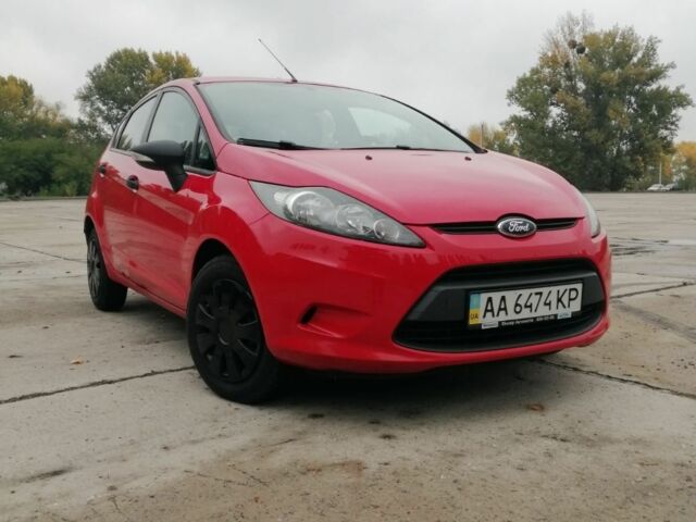Красный Форд Фиеста, объемом двигателя 1.2 л и пробегом 220 тыс. км за 5150 $, фото 2 на Automoto.ua