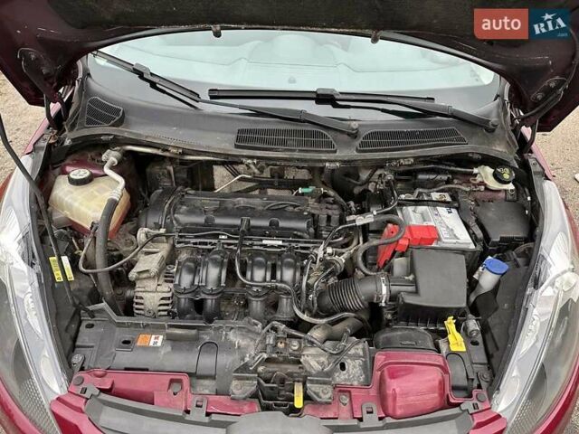 Форд Фиеста 2011 в Киеве на Automoto.ua Красный Форд Фиеста, объемом двигателя 1.39 л и пробегом 94 тыс. км за 8300 $, фото 18 на Automoto.ua