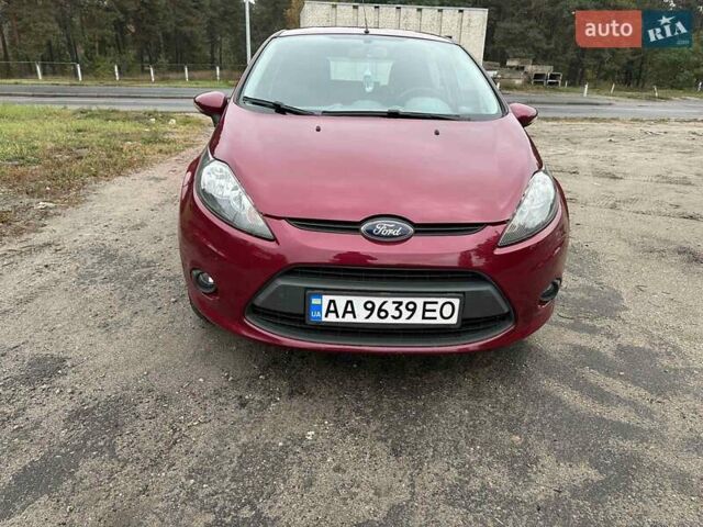 Форд Фиеста 2011 в Киеве на Automoto.ua Красный Форд Фиеста, объемом двигателя 1.39 л и пробегом 94 тыс. км за 8300 $, фото 13 на Automoto.ua