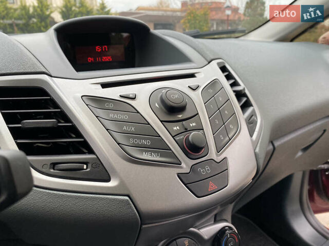 Красный Форд Фиеста, объемом двигателя 1.4 л и пробегом 65 тыс. км за 8300 $, фото 60 на Automoto.ua