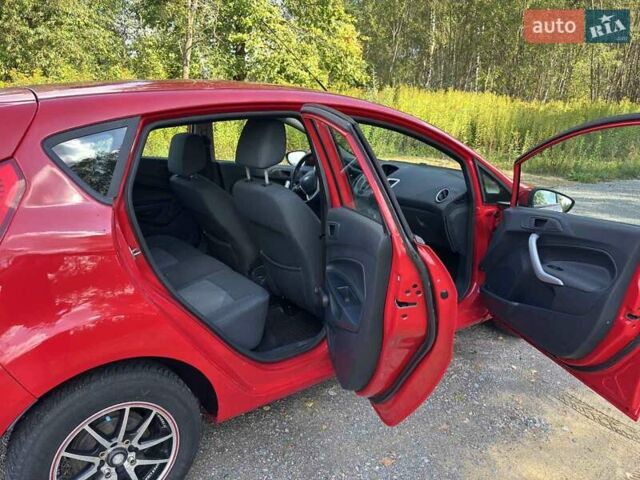 Красный Форд Фиеста, объемом двигателя 1.24 л и пробегом 91 тыс. км за 5600 $, фото 10 на Automoto.ua