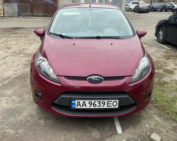 Червоний Форд Фієста, об'ємом двигуна 1.39 л та пробігом 94 тис. км за 7800 $, фото 20 на Automoto.ua