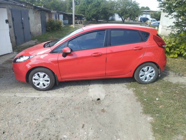 Червоний Форд Фієста, об'ємом двигуна 1.25 л та пробігом 62 тис. км за 6300 $, фото 2 на Automoto.ua