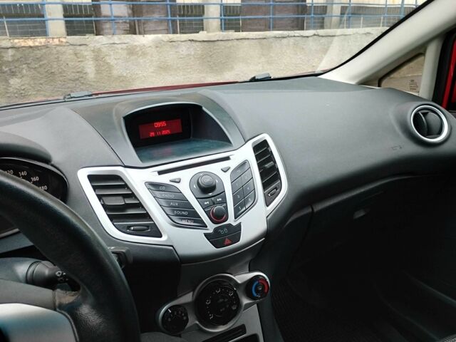 Червоний Форд Фієста, об'ємом двигуна 1.25 л та пробігом 62 тис. км за 6300 $, фото 15 на Automoto.ua