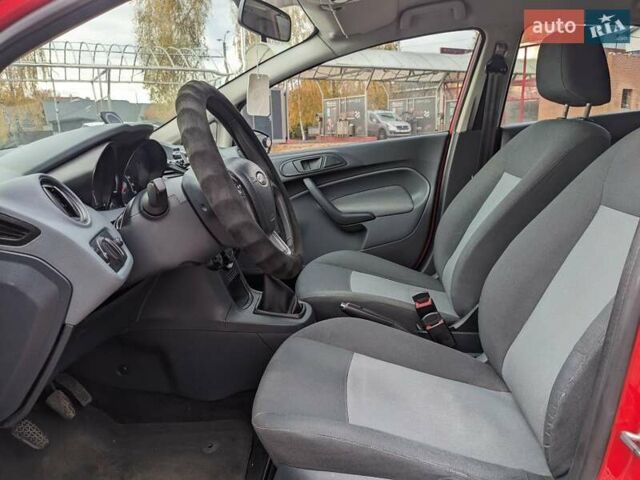 Форд Фиеста 2011 в Белой Церкве на Automoto.ua Красный Форд Фиеста, объемом двигателя 1.2 л и пробегом 239 тыс. км за 5400 $, фото 37 на Automoto.ua