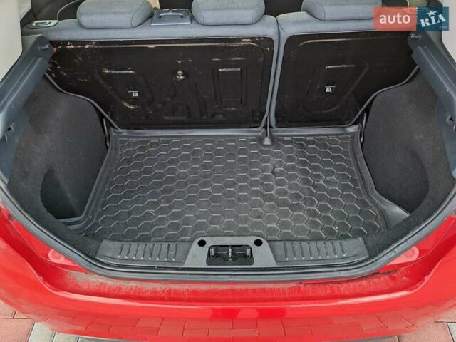 Форд Фиеста 2011 в Белой Церкве на Automoto.ua Красный Форд Фиеста, объемом двигателя 1.2 л и пробегом 239 тыс. км за 5400 $, фото 52 на Automoto.ua