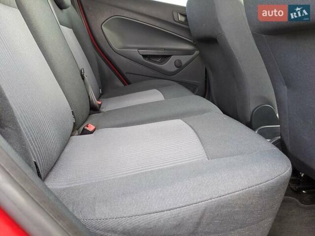 Форд Фиеста 2011 в Белой Церкве на Automoto.ua Красный Форд Фиеста, объемом двигателя 1.2 л и пробегом 239 тыс. км за 5400 $, фото 46 на Automoto.ua