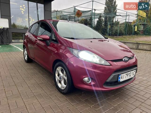 Красный Форд Фиеста, объемом двигателя 1.4 л и пробегом 168 тыс. км за 6700 $, фото 2 на Automoto.ua