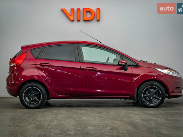 Красный Форд Фиеста, объемом двигателя 1.2 л и пробегом 186 тыс. км за 5664 $, фото 3 на Automoto.ua
