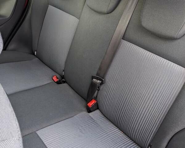 Форд Фиеста 2011 в Белой Церкве на Automoto.ua Красный Форд Фиеста, объемом двигателя 1.2 л и пробегом 239 тыс. км за 5400 $, фото 50 на Automoto.ua