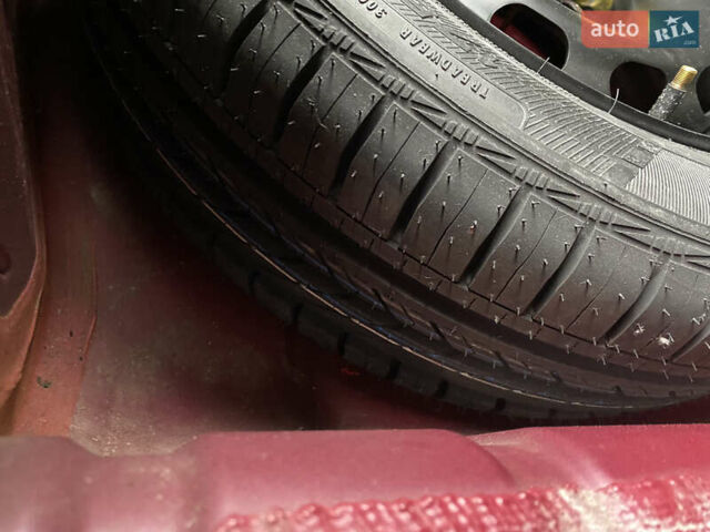 Красный Форд Фиеста, объемом двигателя 1.4 л и пробегом 65 тыс. км за 8300 $, фото 94 на Automoto.ua