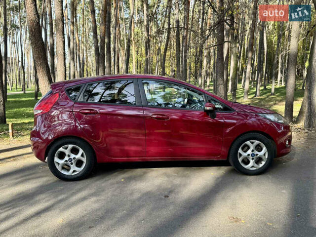 Форд Фиеста 2011 в Киеве на Automoto.ua Красный Форд Фиеста, объемом двигателя 1.4 л и пробегом 157 тыс. км за 6600 $, фото 1 на Automoto.ua