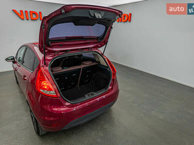 Красный Форд Фиеста, объемом двигателя 1.2 л и пробегом 186 тыс. км за 5664 $, фото 6 на Automoto.ua