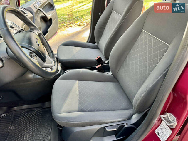 Форд Фиеста 2011 в Киеве на Automoto.ua Красный Форд Фиеста, объемом двигателя 1.4 л и пробегом 157 тыс. км за 6600 $, фото 10 на Automoto.ua