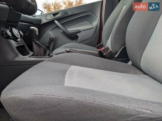 Форд Фиеста 2011 в Белой Церкве на Automoto.ua Красный Форд Фиеста, объемом двигателя 1.2 л и пробегом 239 тыс. км за 5400 $, фото 39 на Automoto.ua