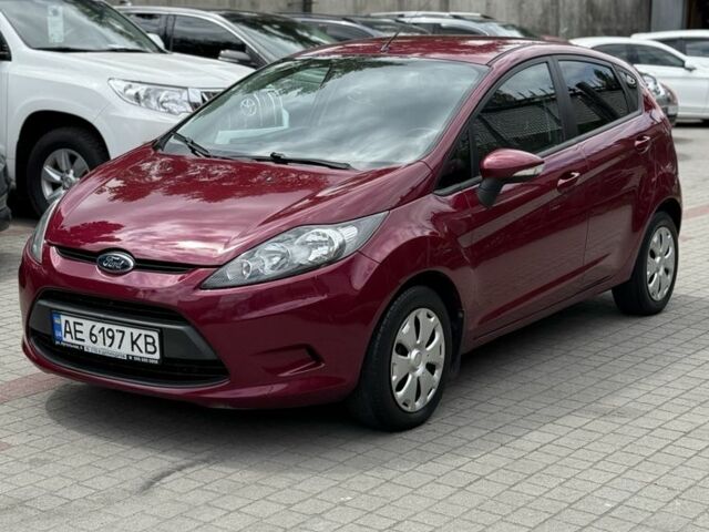 Червоний Форд Фієста, об'ємом двигуна 1.2 л та пробігом 98 тис. км за 5300 $, фото 2 на Automoto.ua