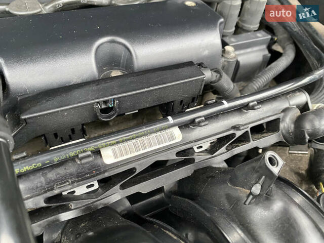 Красный Форд Фиеста, объемом двигателя 1.4 л и пробегом 65 тыс. км за 8300 $, фото 96 на Automoto.ua