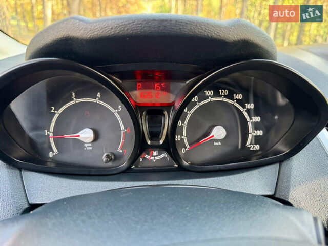 Форд Фиеста 2011 в Киеве на Automoto.ua Красный Форд Фиеста, объемом двигателя 1.4 л и пробегом 157 тыс. км за 6600 $, фото 22 на Automoto.ua