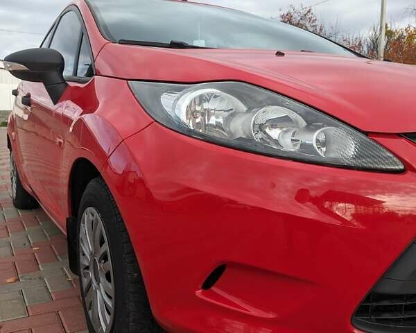 Форд Фиеста 2011 в Белой Церкве на Automoto.ua Красный Форд Фиеста, объемом двигателя 1.2 л и пробегом 239 тыс. км за 5400 $, фото 15 на Automoto.ua