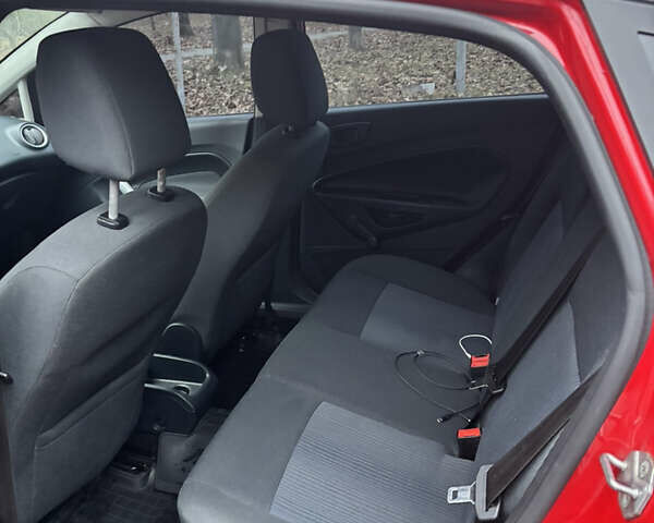 Червоний Форд Фієста, об'ємом двигуна 1.24 л та пробігом 148 тис. км за 5500 $, фото 12 на Automoto.ua