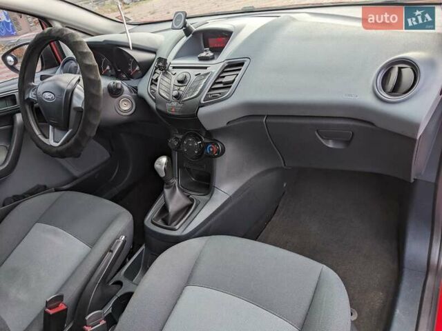 Форд Фиеста 2011 в Белой Церкве на Automoto.ua Красный Форд Фиеста, объемом двигателя 1.2 л и пробегом 239 тыс. км за 5400 $, фото 42 на Automoto.ua
