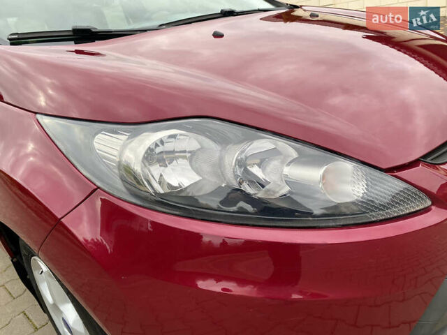 Красный Форд Фиеста, объемом двигателя 1.4 л и пробегом 65 тыс. км за 8300 $, фото 8 на Automoto.ua