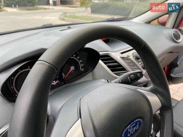 Красный Форд Фиеста, объемом двигателя 1.4 л и пробегом 65 тыс. км за 8300 $, фото 55 на Automoto.ua