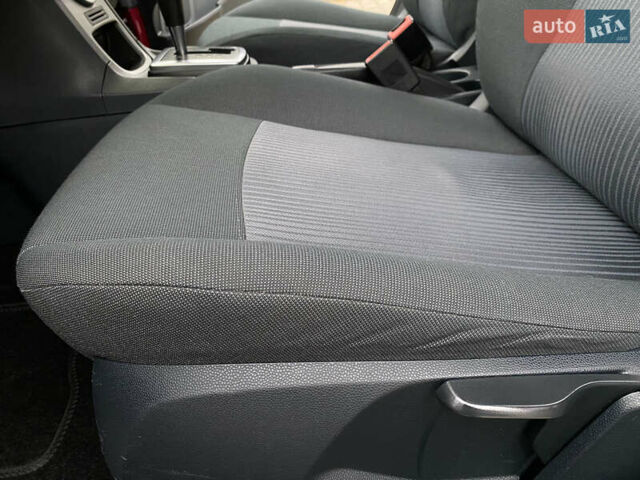 Красный Форд Фиеста, объемом двигателя 1.4 л и пробегом 65 тыс. км за 8300 $, фото 47 на Automoto.ua