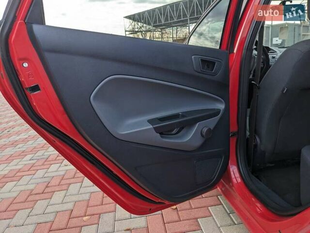 Форд Фиеста 2011 в Белой Церкве на Automoto.ua Красный Форд Фиеста, объемом двигателя 1.2 л и пробегом 239 тыс. км за 5400 $, фото 48 на Automoto.ua
