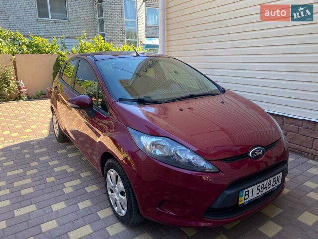 Форд Фиеста 2011 в Кременчуге на Automoto.ua Красный Форд Фиеста, объемом двигателя 1.4 л и пробегом 114 тыс. км за 7800 $, фото 1 на Automoto.ua