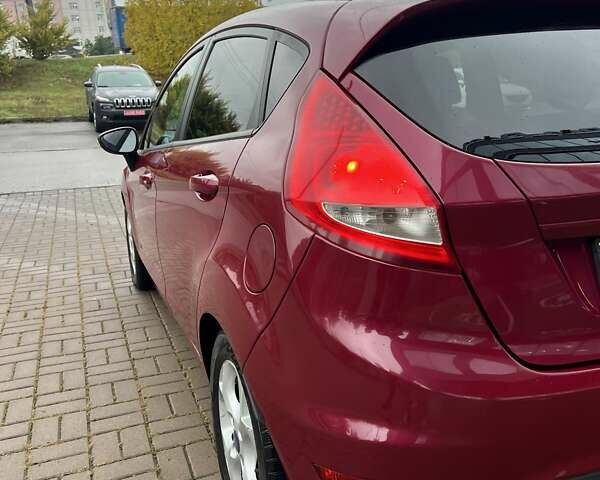 Красный Форд Фиеста, объемом двигателя 1.4 л и пробегом 168 тыс. км за 6700 $, фото 24 на Automoto.ua