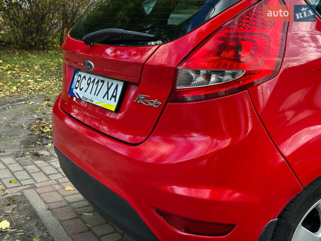 Форд Фиеста 2011 в Львове на Automoto.ua Красный Форд Фиеста, объемом двигателя 1.39 л и пробегом 118 тыс. км за 6800 $, фото 5 на Automoto.ua