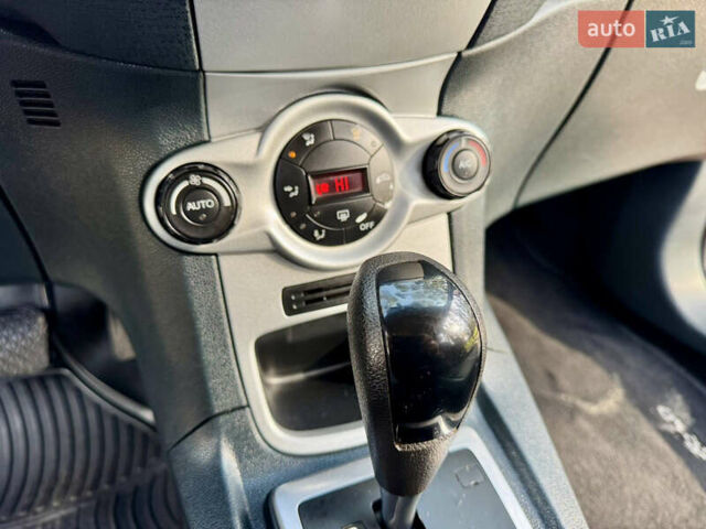 Форд Фиеста 2011 в Киеве на Automoto.ua Красный Форд Фиеста, объемом двигателя 1.4 л и пробегом 157 тыс. км за 6600 $, фото 24 на Automoto.ua