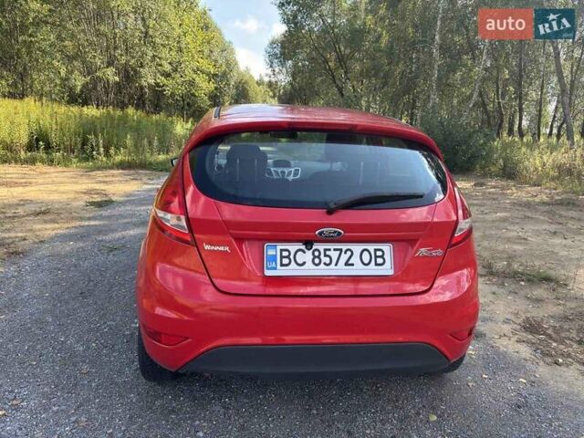 Красный Форд Фиеста, объемом двигателя 1.24 л и пробегом 91 тыс. км за 5600 $, фото 1 на Automoto.ua