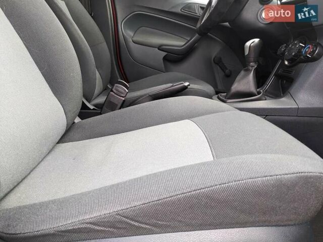 Форд Фиеста 2011 в Белой Церкве на Automoto.ua Красный Форд Фиеста, объемом двигателя 1.2 л и пробегом 239 тыс. км за 5400 $, фото 41 на Automoto.ua