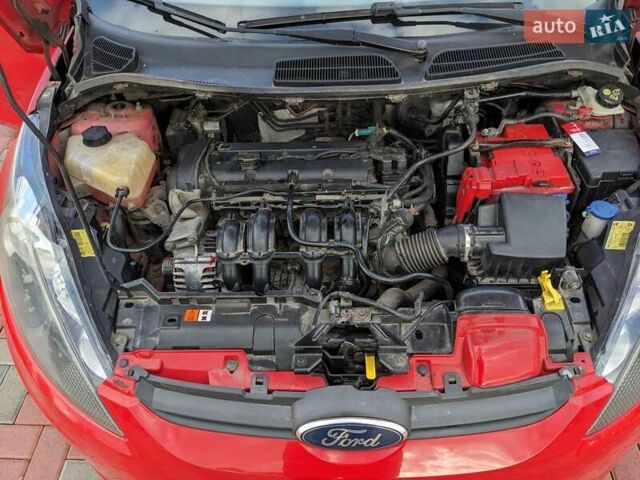 Форд Фиеста 2011 в Белой Церкве на Automoto.ua Красный Форд Фиеста, объемом двигателя 1.2 л и пробегом 239 тыс. км за 5400 $, фото 51 на Automoto.ua
