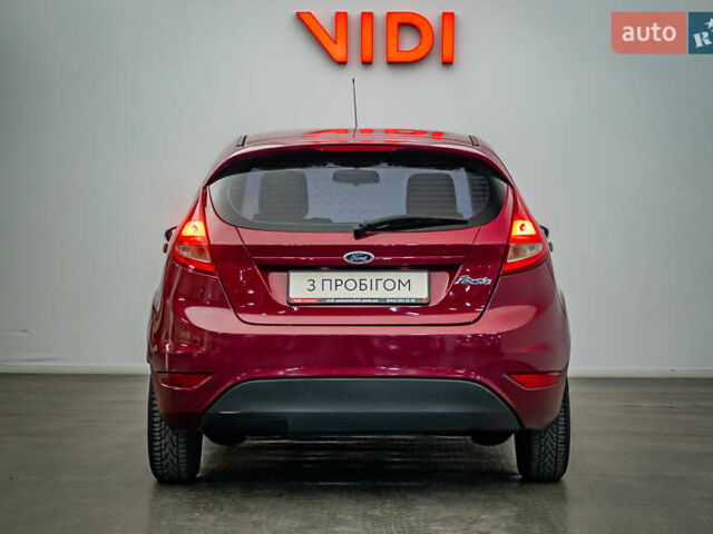 Красный Форд Фиеста, объемом двигателя 1.2 л и пробегом 186 тыс. км за 5664 $, фото 5 на Automoto.ua