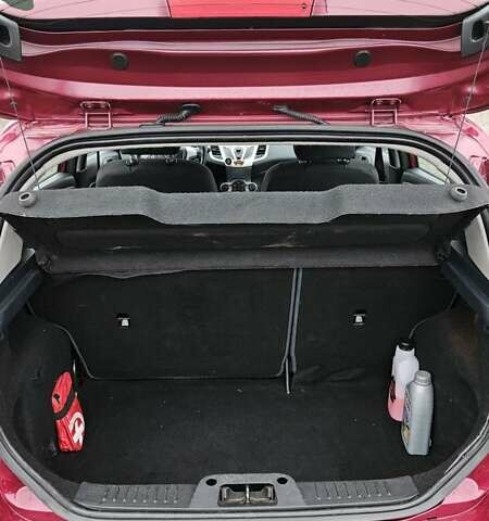 Червоний Форд Фієста, об'ємом двигуна 1.4 л та пробігом 156 тис. км за 7000 $, фото 7 на Automoto.ua