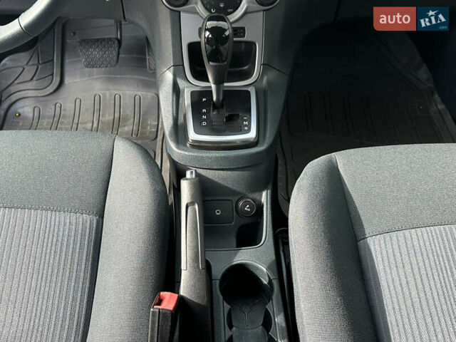 Форд Фиеста 2011 в Одессе на Automoto.ua Красный Форд Фиеста, объемом двигателя 1.4 л и пробегом 65 тыс. км за 7300 $, фото 40 на Automoto.ua