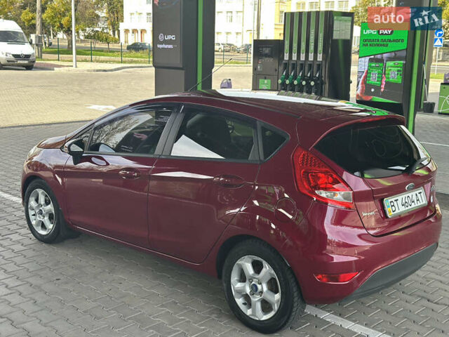 Форд Фиеста 2011 в Одессе на Automoto.ua Красный Форд Фиеста, объемом двигателя 1.4 л и пробегом 65 тыс. км за 7300 $, фото 10 на Automoto.ua