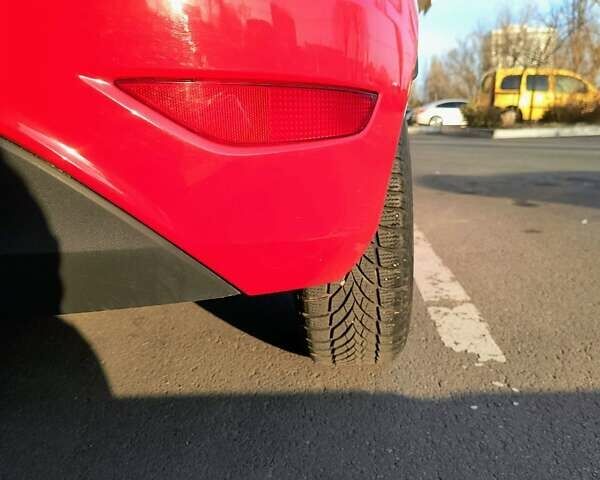 Красный Форд Фиеста, объемом двигателя 1.4 л и пробегом 132 тыс. км за 6830 $, фото 39 на Automoto.ua