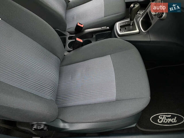 Красный Форд Фиеста, объемом двигателя 1.4 л и пробегом 65 тыс. км за 8300 $, фото 65 на Automoto.ua